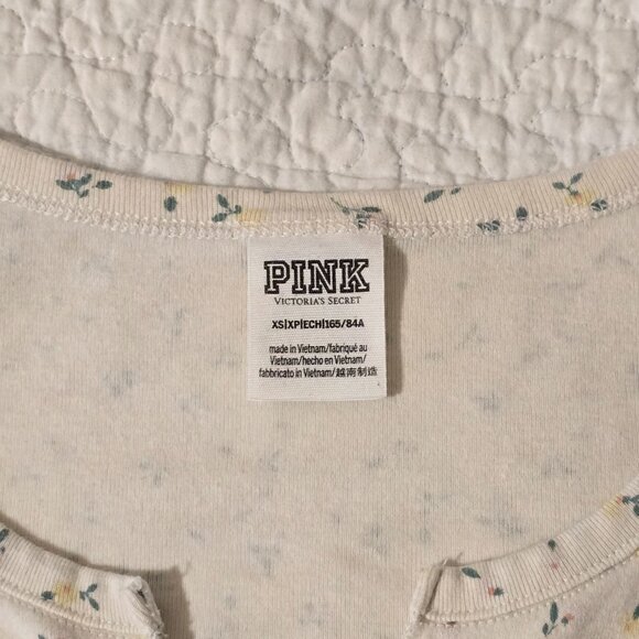 Victoria's Secret Vintage Floral Split Neck Top Size XS Soft Girl Baby Tee - Picture 4 of 6